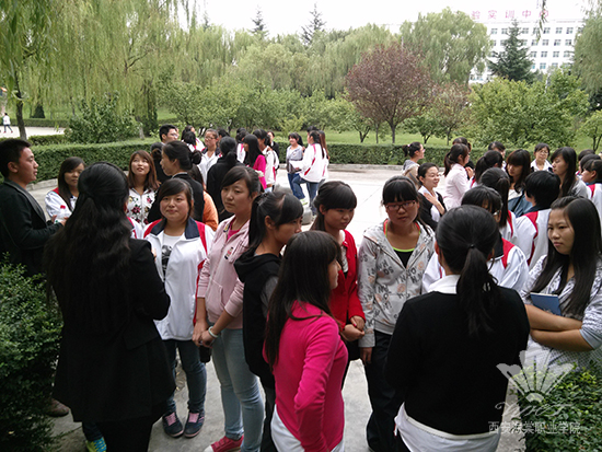 西安海棠学院基础教学处英语教研室新学期首次“英语角”活动顺利开展